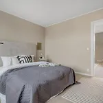 Beautiful 3 Centrally Located In Sandviken Apartmán *